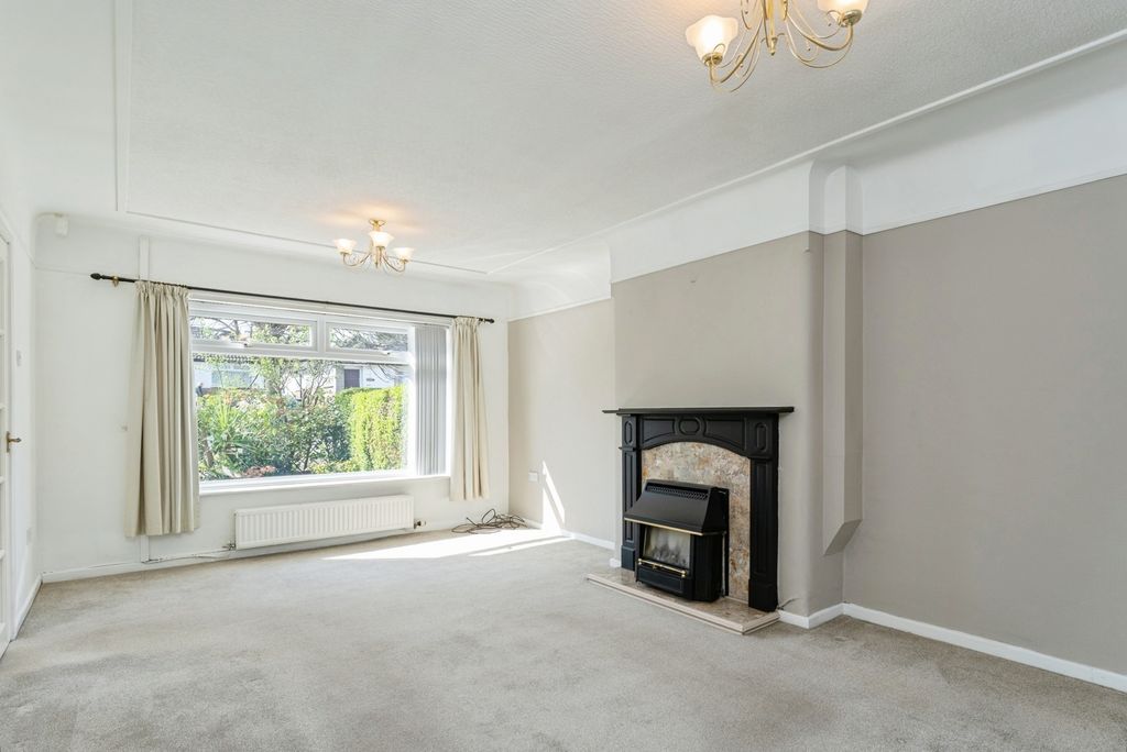 Property photo 2 of 27 Lounge