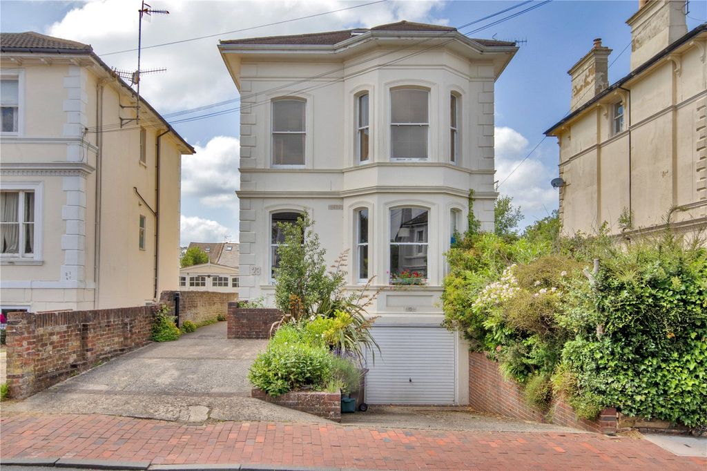 Property photo 1 of 18 23 St. James Road