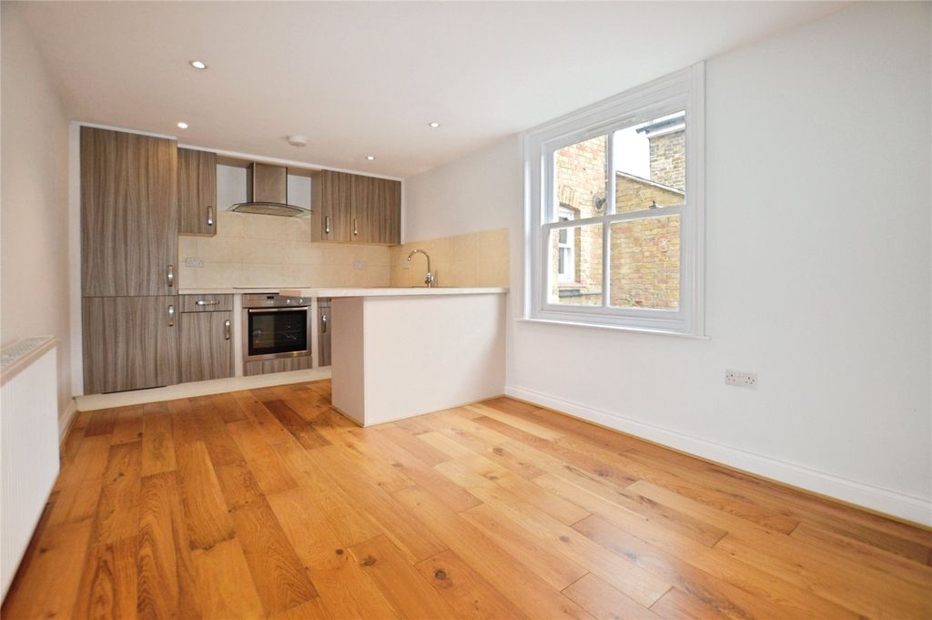 Property photo 2 of 7 Picture No. 06