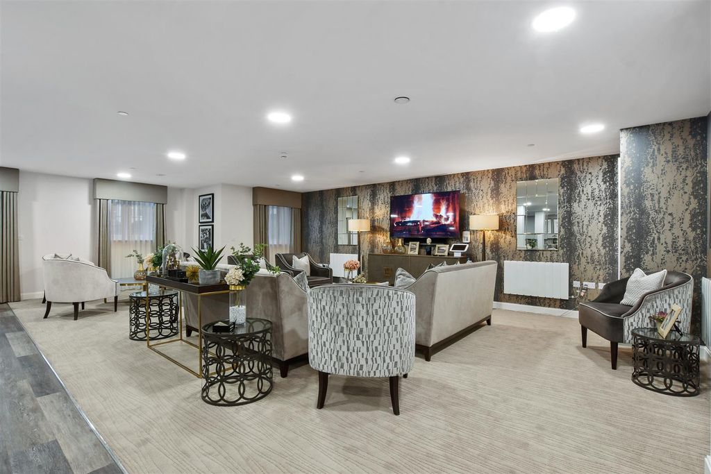 Property photo 3 of 32 Communal Lounge.Jpg