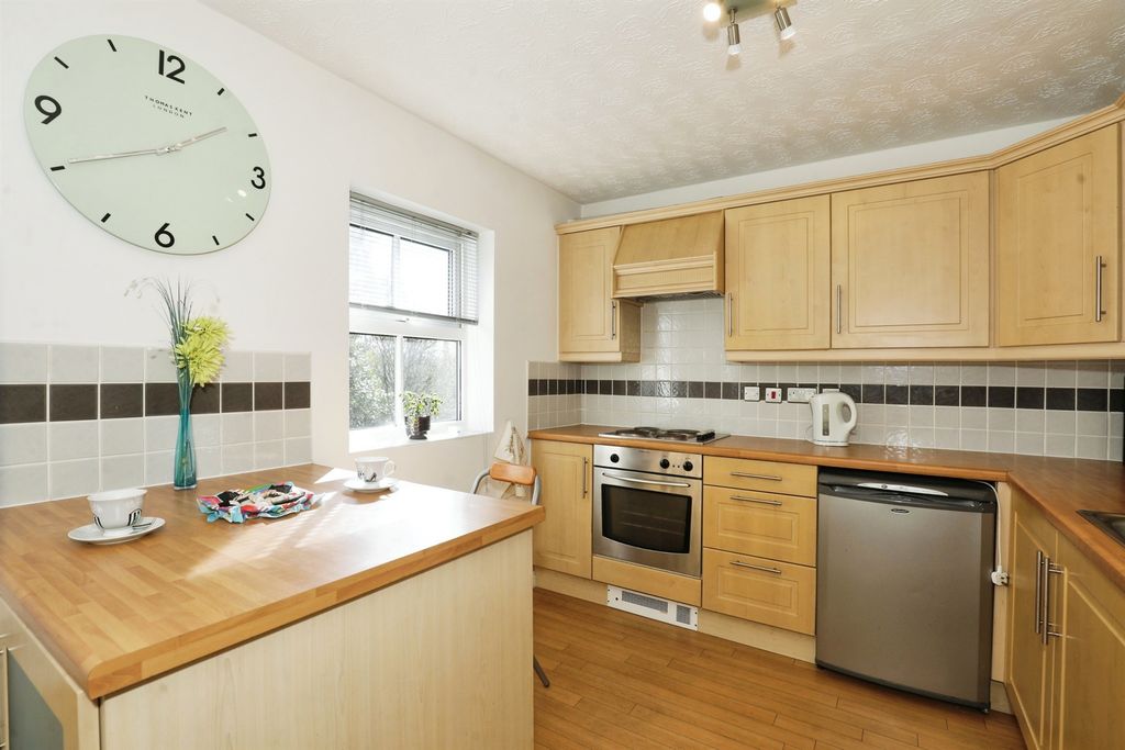 Property photo 3 of 17