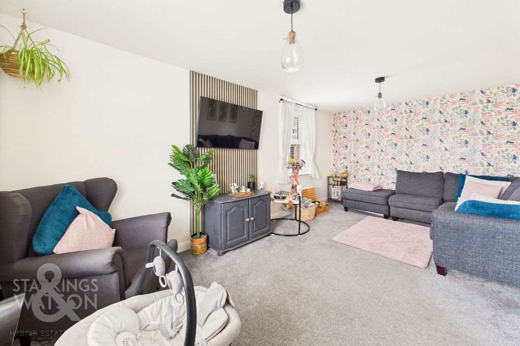 Property photo 2 of 24