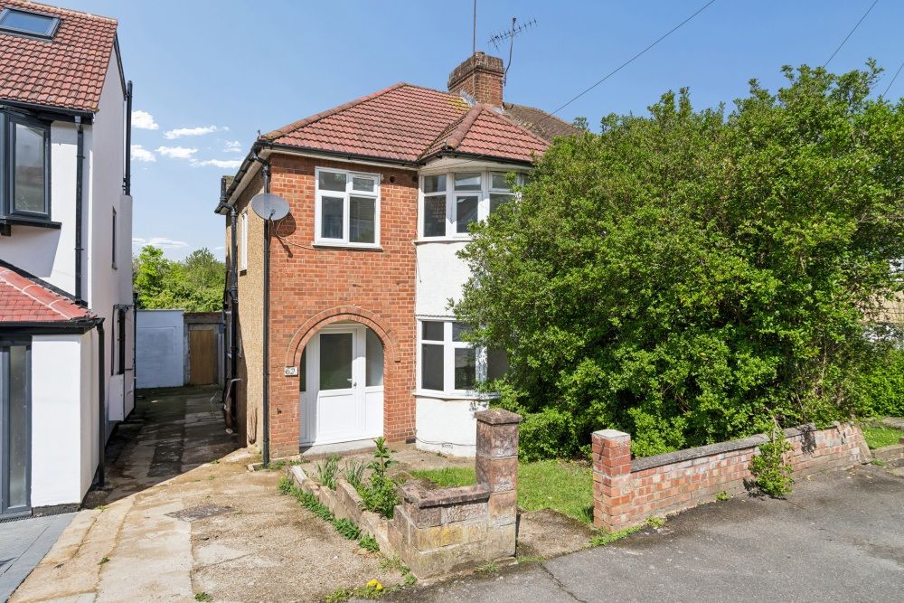Property photo 1 of 22 Three Bedroom Semi-Detached House To Let €“ Northolt