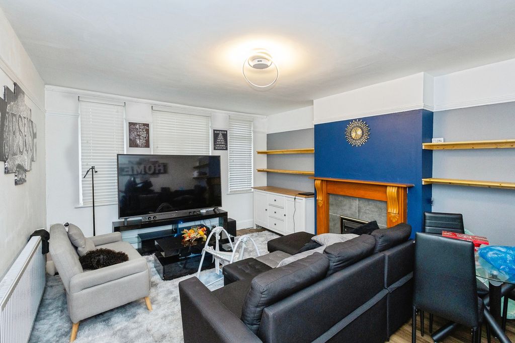 Property photo 2 of 16