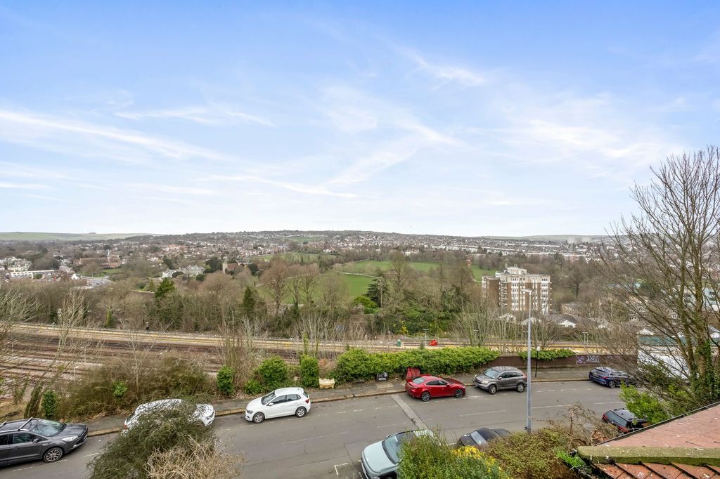 Property photo 2 of 22