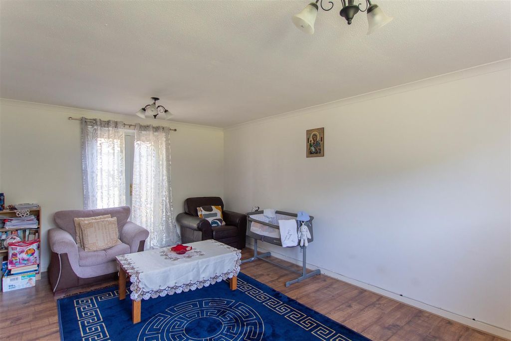 Property photo 3 of 7 Img_2215.Jpg