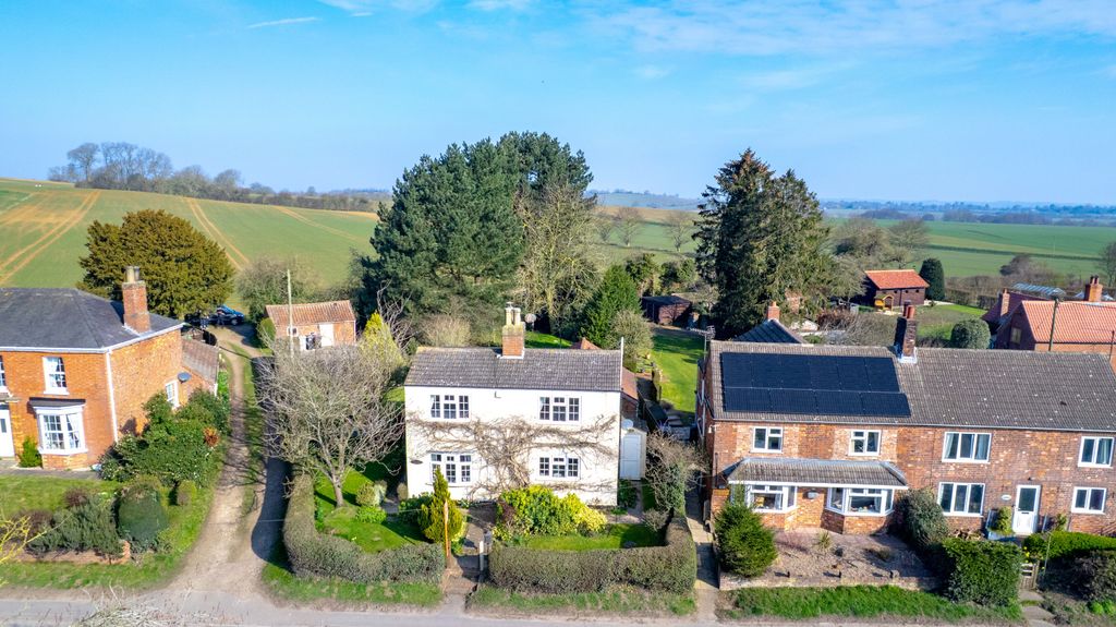 Property photo 1 of 32