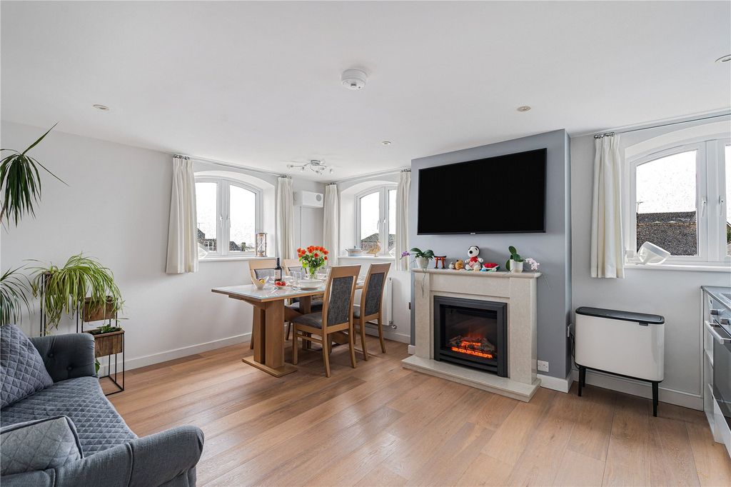 Property photo 3 of 19 Picture No. 10