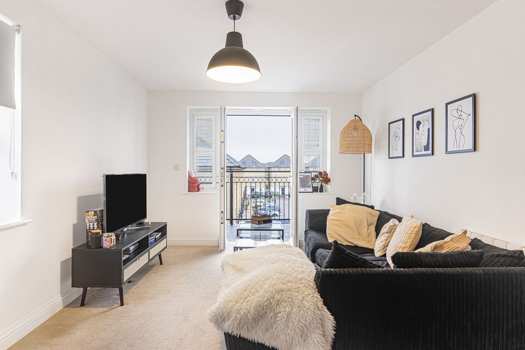 Property photo 2 of 19