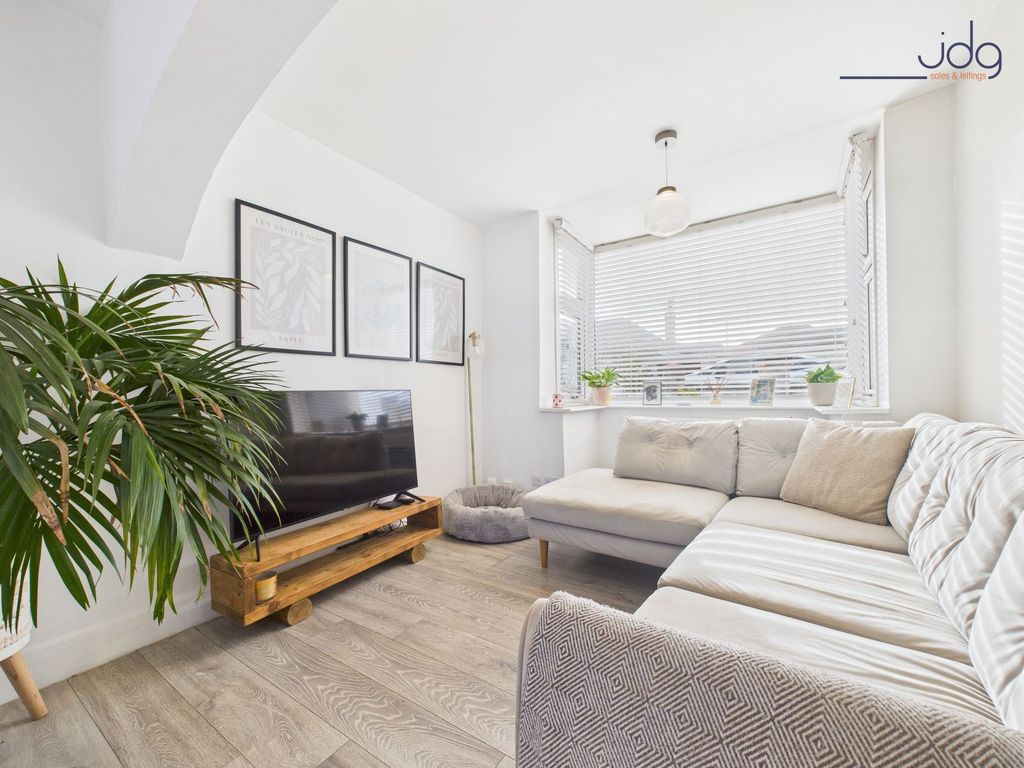 Property photo 2 of 14 Lounge