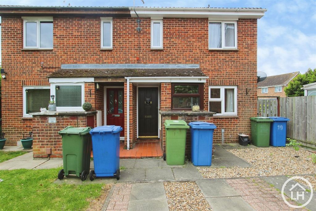 Property photo 1 of 8 Front