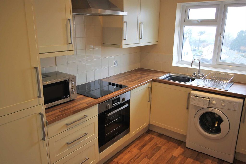 Property photo 2 of 9