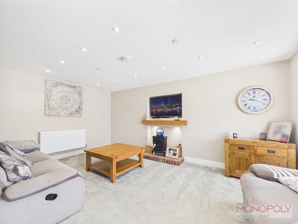 Property photo 2 of 29