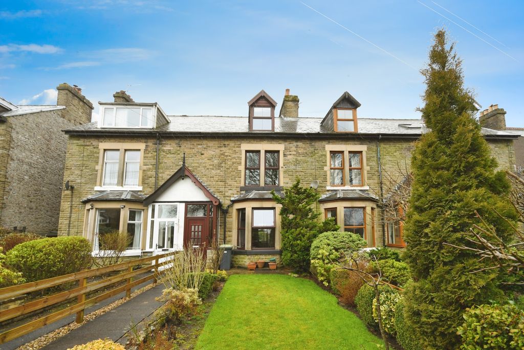 Property photo 1 of 18 Photography