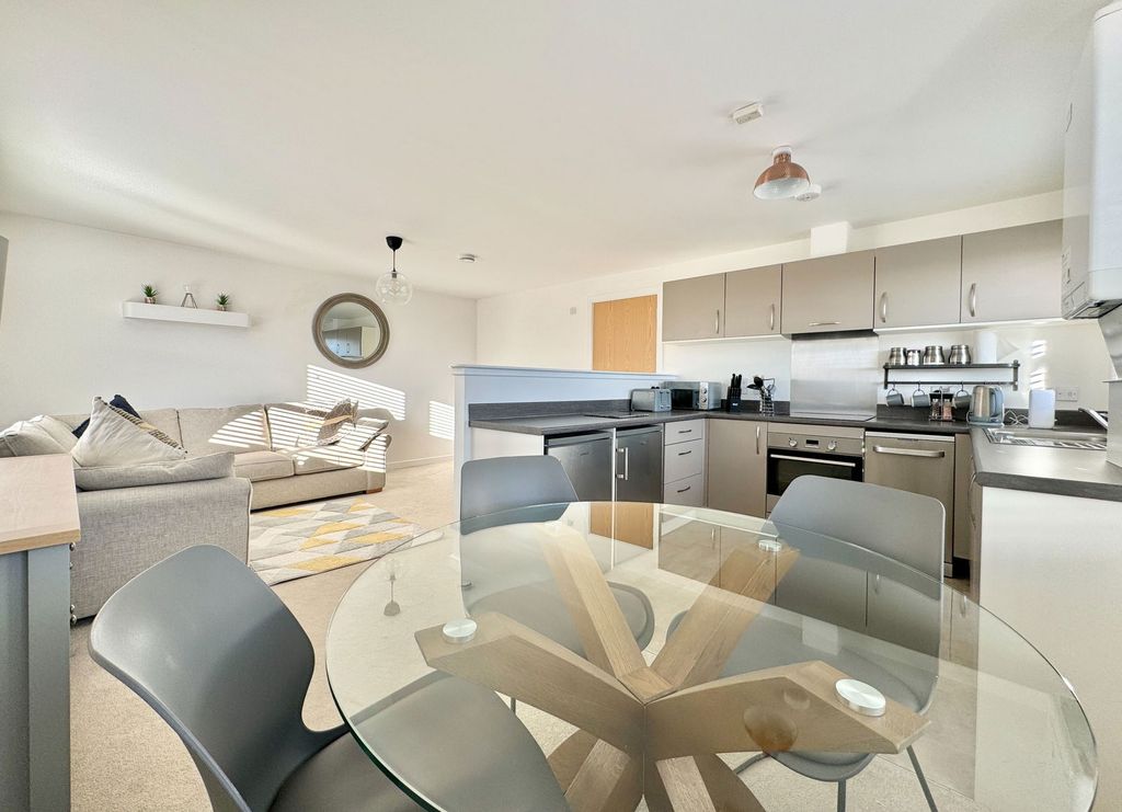 Property photo 3 of 21