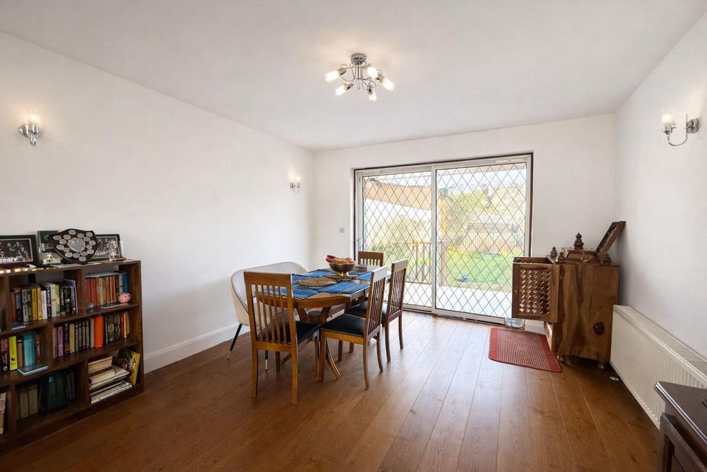 Property photo 2 of 15 Dining Room