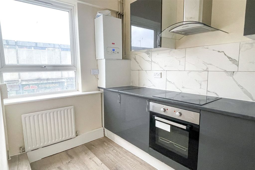 Property photo 2 of 8 Picture No. 06