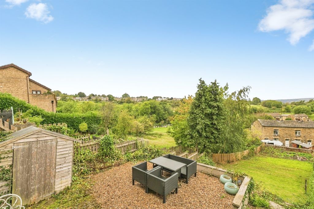 Property photo 3 of 11