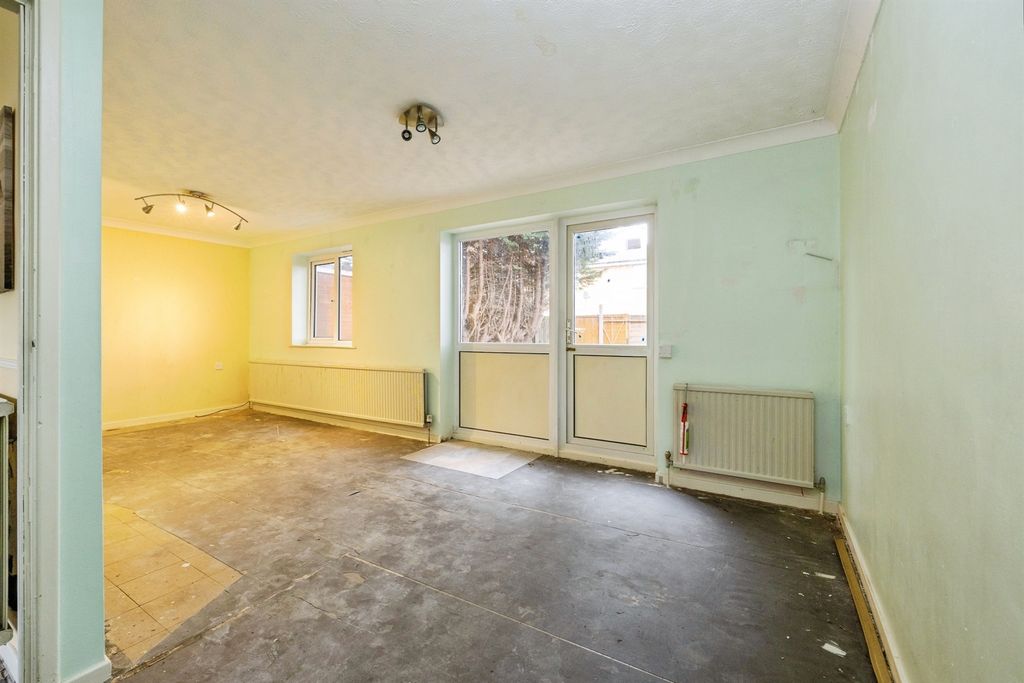 Property photo 2 of 16