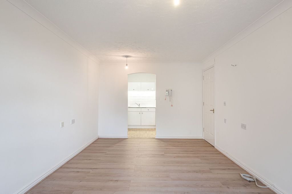 Property photo 3 of 7