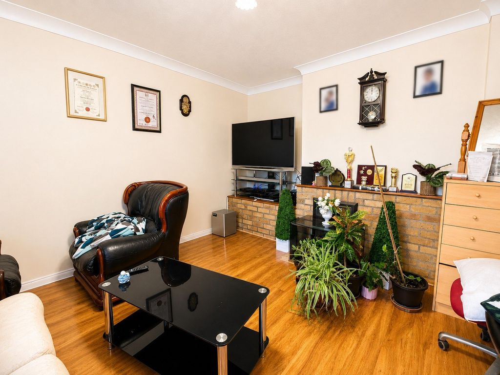 Property photo 1 of 9 3 Bedroom House For Sale