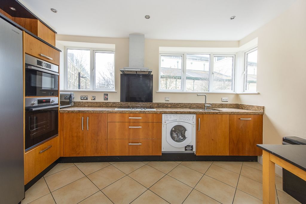 Property photo 1 of 16 Birchwood-House-4...