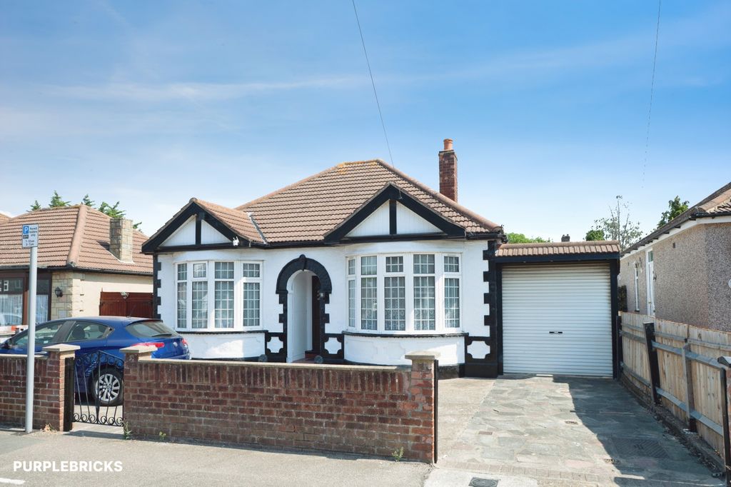 Property photo 1 of 32