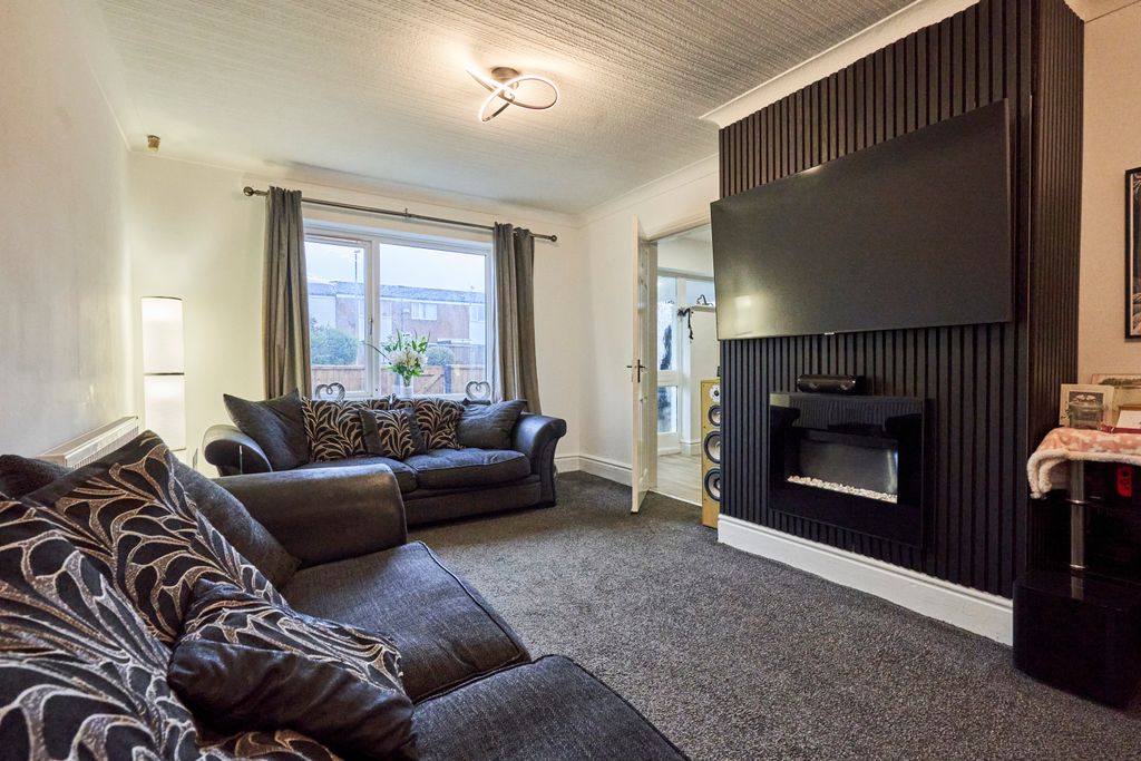 Property photo 2 of 23 Picture No. 38