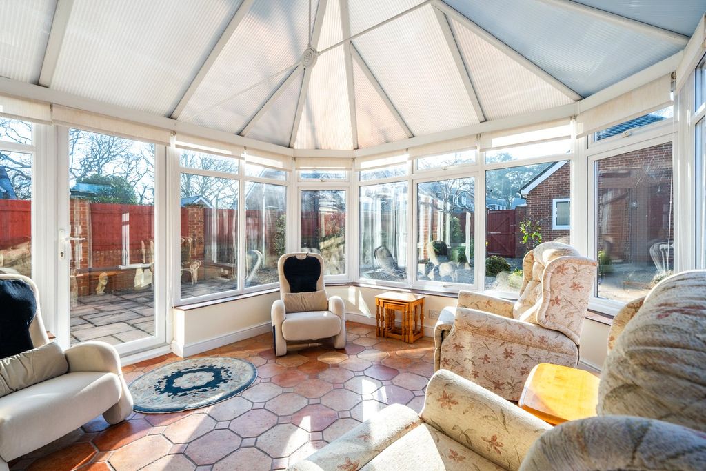 Property photo 3 of 34 Conservatory