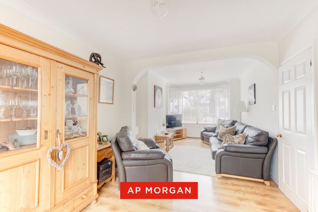 Property photo 2 of 21 Picture No. 04