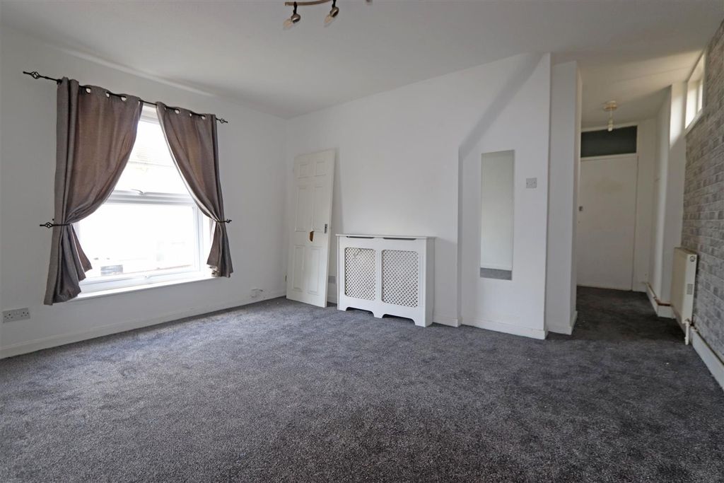 Property photo 2 of 7 Lounge_2.Jpg