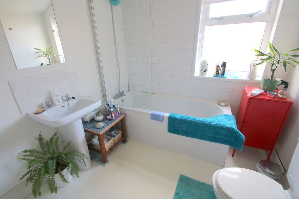 Property photo 3 of 8 Picture No. 14