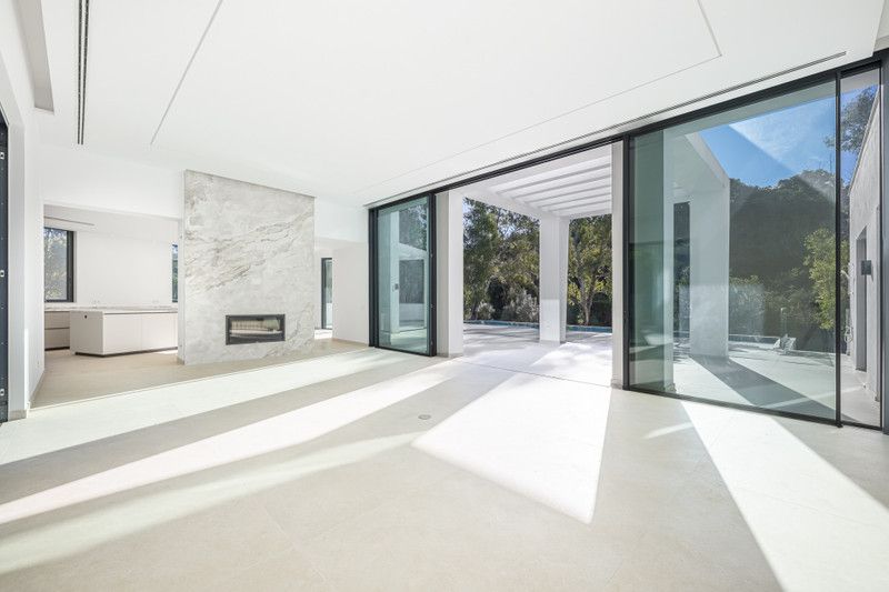 Property photo 2 of 60