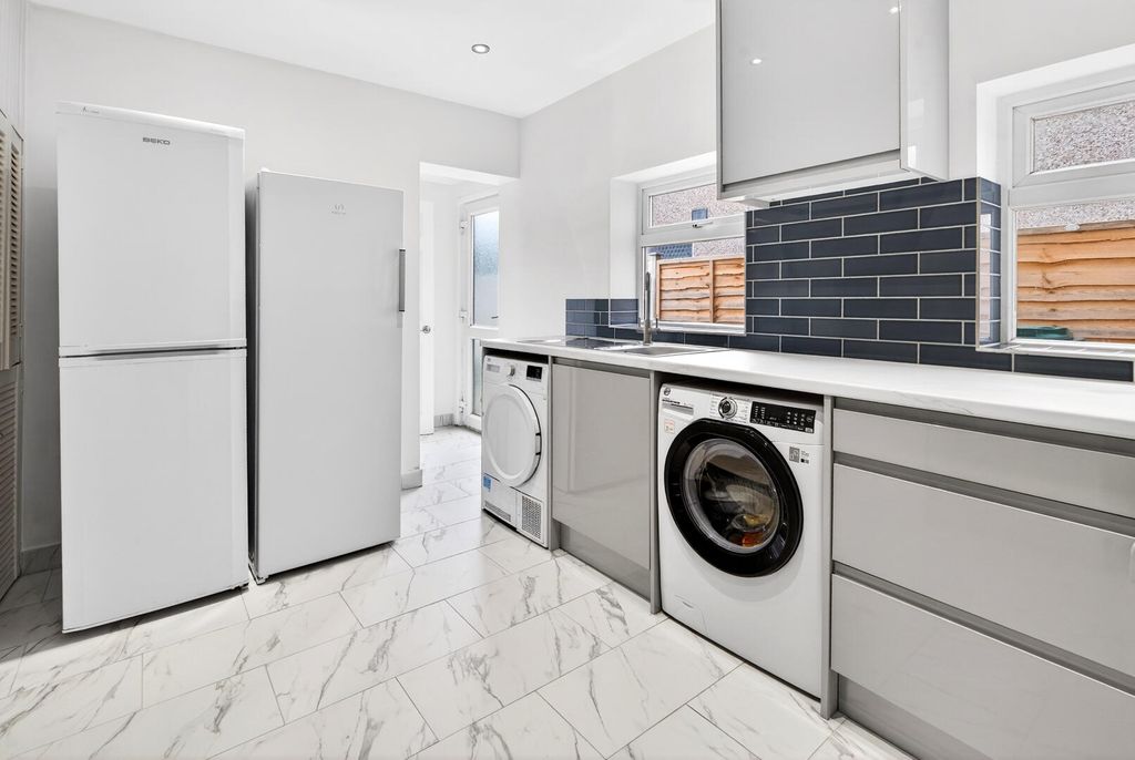 Property photo 3 of 12 Utility Room