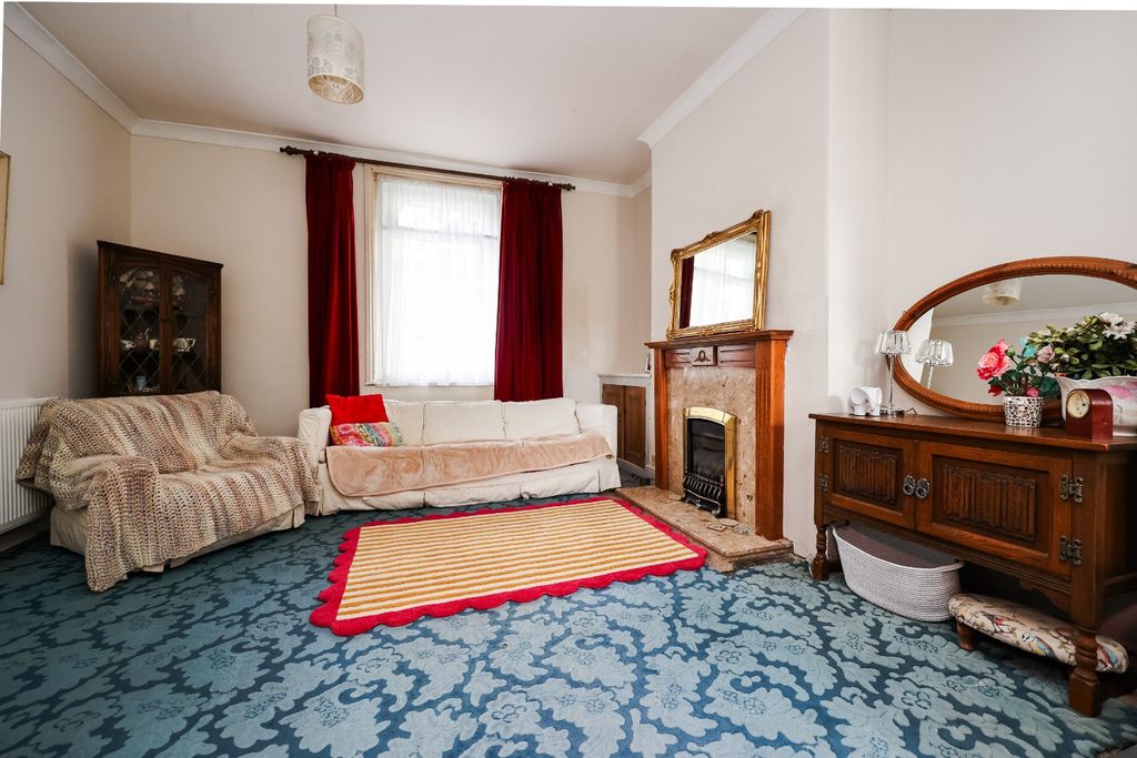 Property photo 2 of 20 5009332