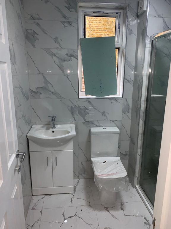 Property photo 2 of 6 Bathroom.Jpg