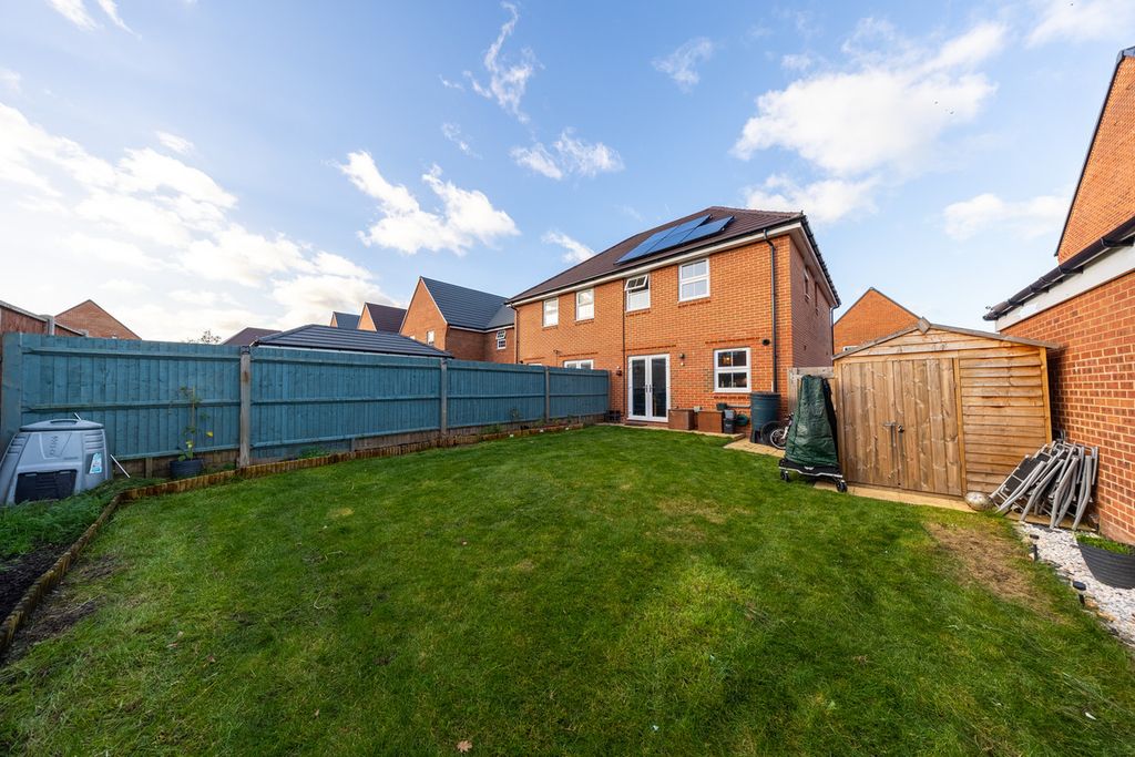 Property photo 2 of 19