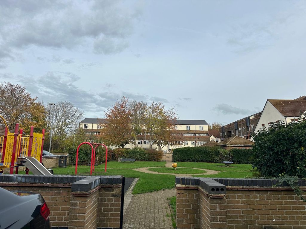 Property photo 2 of 4