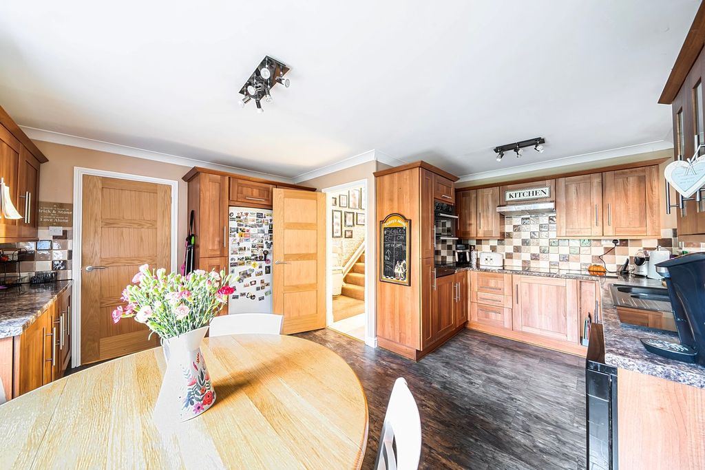 Property photo 3 of 22