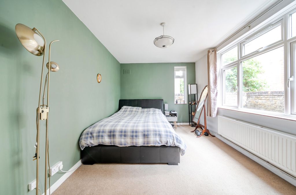 Property photo 1 of 10 1330919-11-688Ccd...