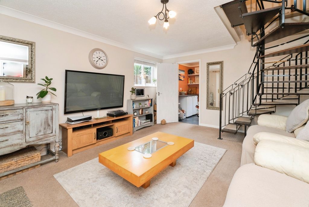 Property photo 3 of 16 Pbox-Img.Jpg