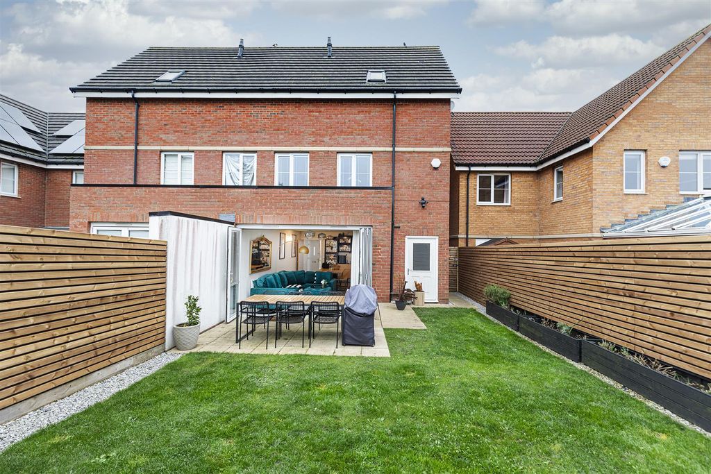 Property photo 1 of 36