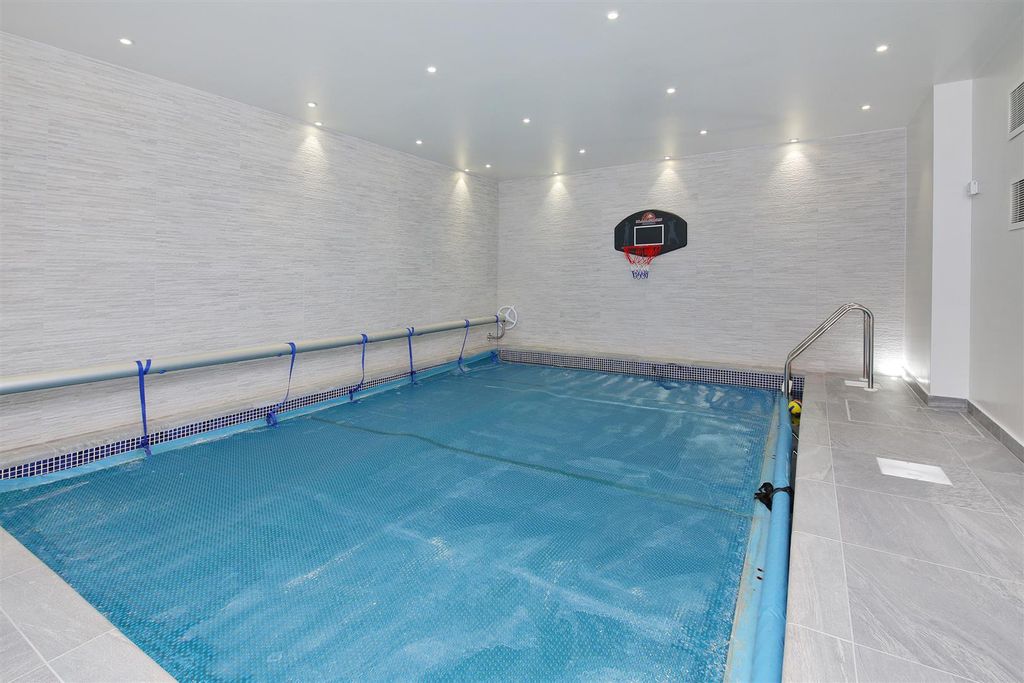 Property photo 2 of 18 5132.Jpg