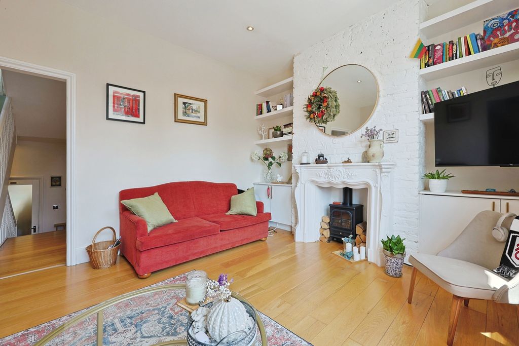 Property photo 3 of 19