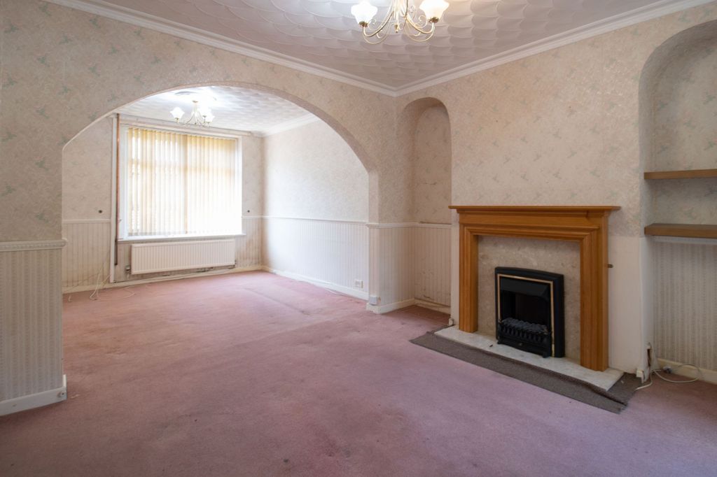 Property photo 3 of 25