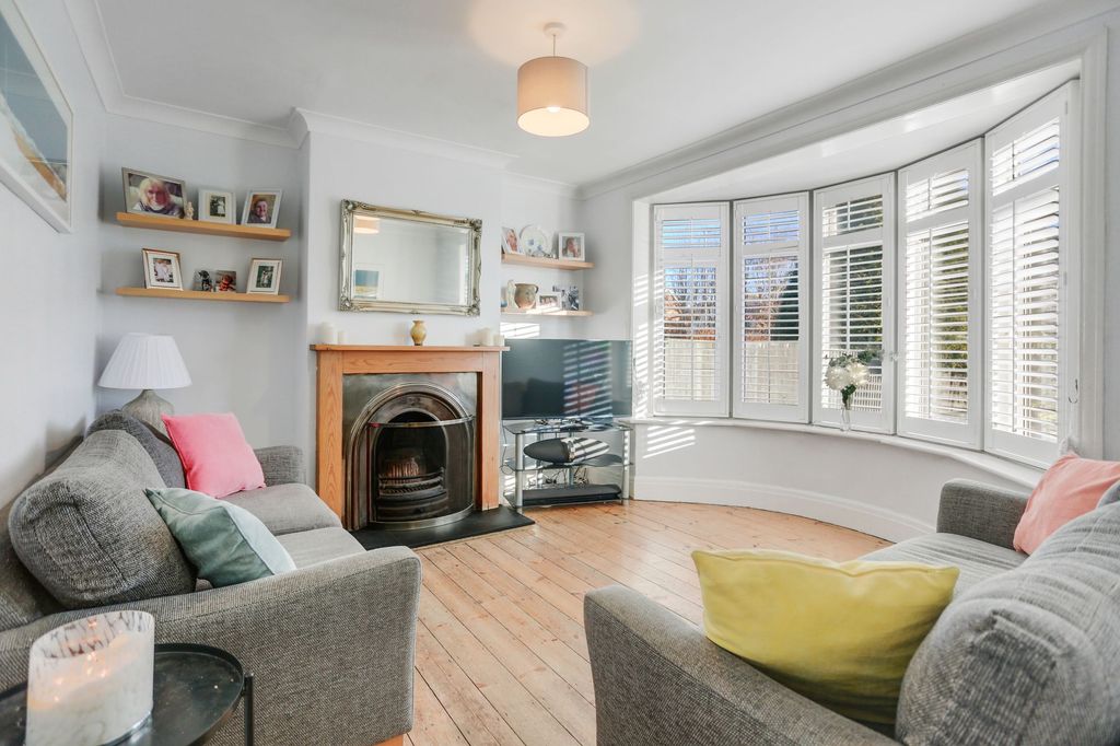 Property photo 2 of 30