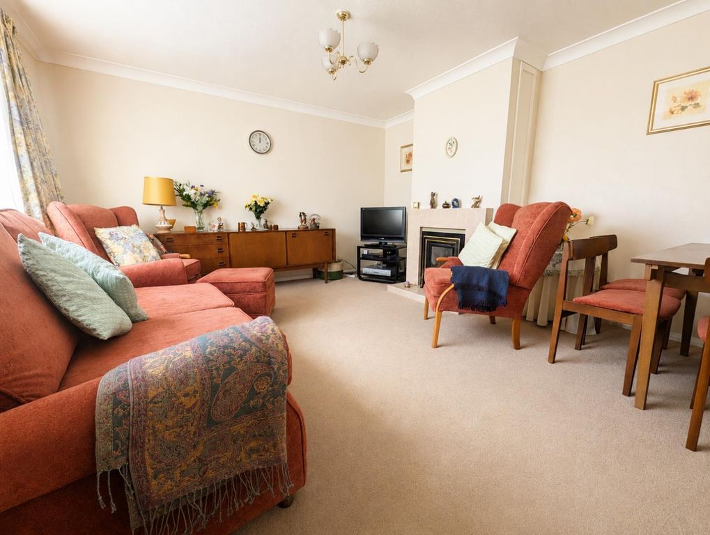 Property photo 2 of 16 Int