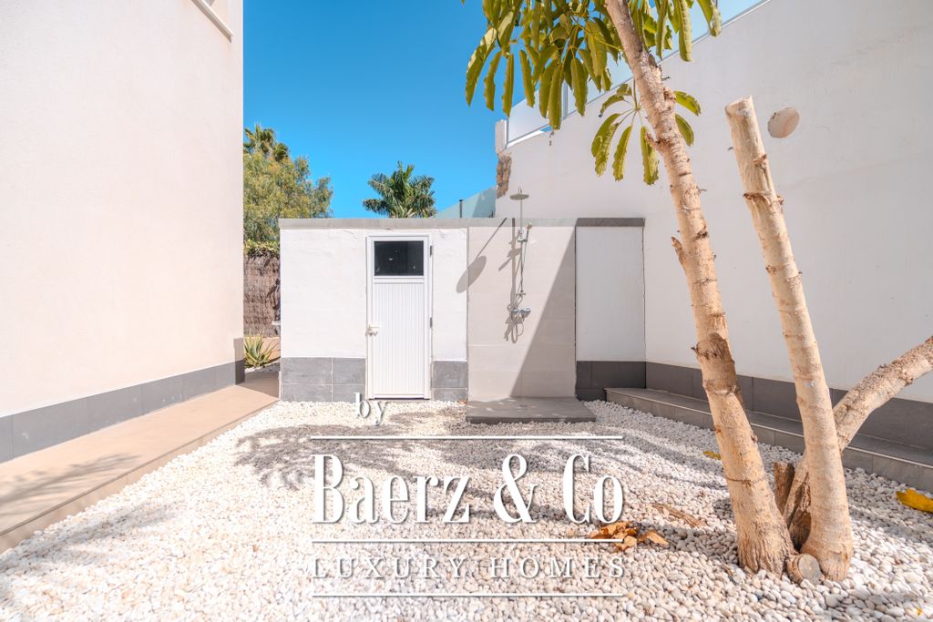 Property photo 3 of 43