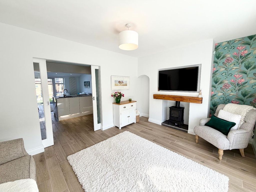 Property photo 2 of 30 Lounge