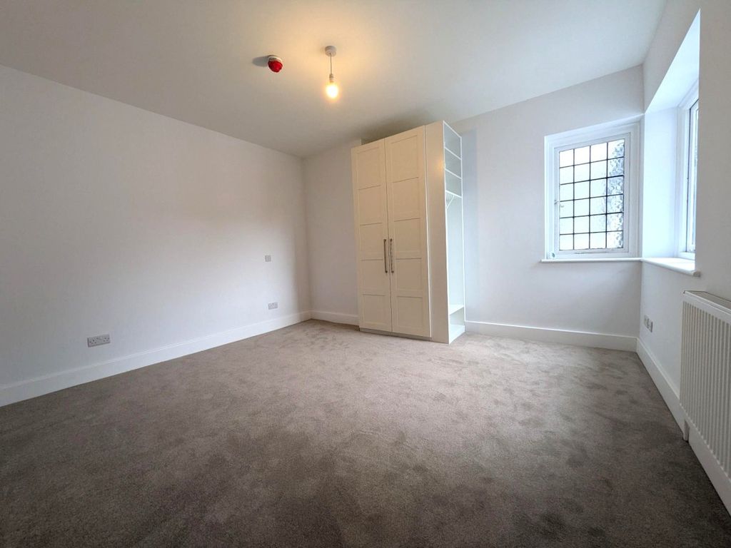 Property photo 2 of 3